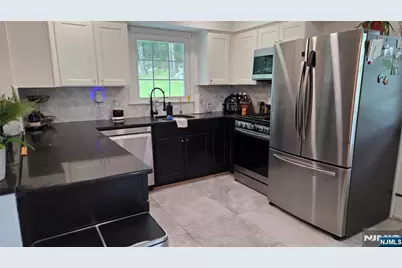 48 Knolls Road, Bloomingdale, NJ 07403 - Photo 4