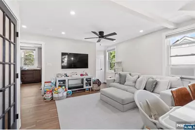 8-35 Lake Street 2 #2, Fair Lawn, NJ 07410 - Photo 4