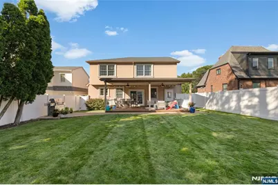 16 Madison Avenue, Hasbrouck Heights, NJ 07604 - Photo 32