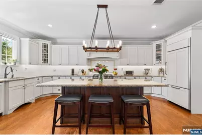 16 Madison Avenue, Hasbrouck Heights, NJ 07604 - Photo 12