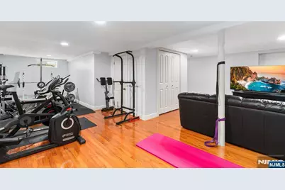 16 Madison Avenue, Hasbrouck Heights, NJ 07604 - Photo 28
