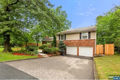 29 Devonshire Terrace, West Orange Township, NJ 07052 - Photo 2