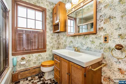 135 Colfax Avenue, Roselle Park, NJ 07204 - Photo 12