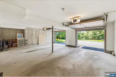 594 Glasmere Road, Mahwah, NJ 07430 - Photo 32