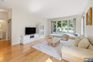 594 Glasmere Rd, Mahwah, NJ 07430 - Photo 4