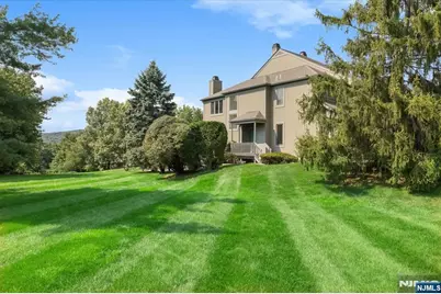594 Glasmere Road, Mahwah, NJ 07430 - Photo 2