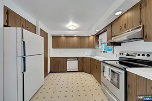 34 Berkeley Ave, Belleville, NJ 07109 - Photo 10