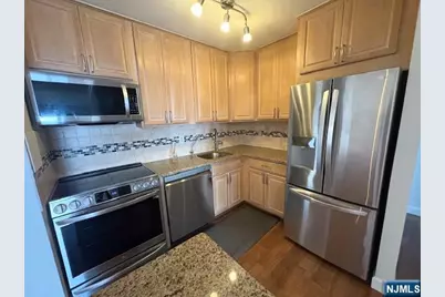 250 Gorge Road 28E #28E, Cliffside Park, NJ 07010 - Photo 8