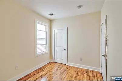 225 10th Street, Newark, NJ 07107 - Photo 30