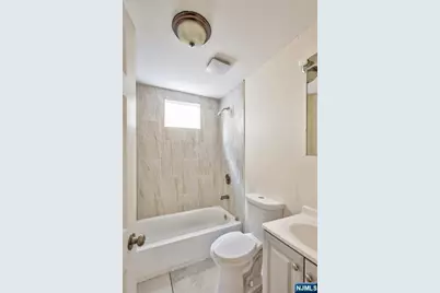 225 10th Street, Newark, NJ 07107 - Photo 20