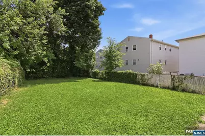312 Stuyvesant Avenue, Newark, NJ 07106 - Photo 24