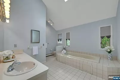 885 Summit Avenue, River Edge, NJ 07661 - Photo 36