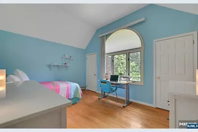885 Summit Avenue, River Edge, NJ 07661 - Photo 38