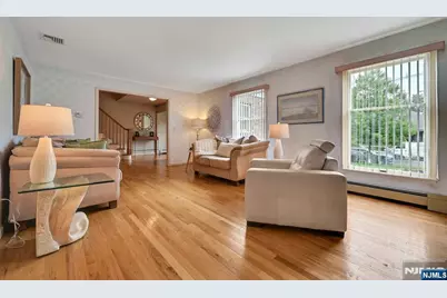 885 Summit Avenue, River Edge, NJ 07661 - Photo 14