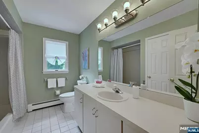 885 Summit Avenue, River Edge, NJ 07661 - Photo 42