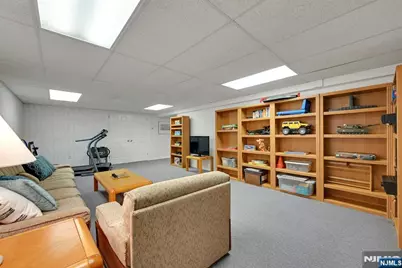 885 Summit Avenue, River Edge, NJ 07661 - Photo 48