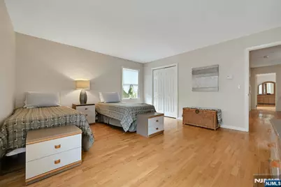 885 Summit Avenue, River Edge, NJ 07661 - Photo 44