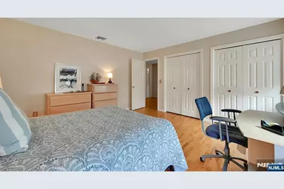885 Summit Avenue, River Edge, NJ 07661 - Photo 40