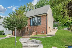 774 Ravenhill Pl, Ridgefield, NJ 07657 - Photo 2