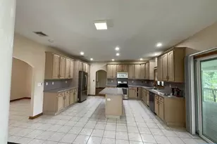 305 Cardinal Pl, Paramus, NJ 07652 - Photo 12