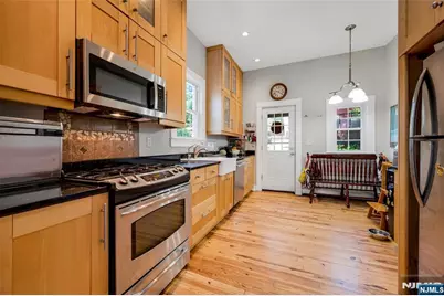809 Park Avenue, River Edge, NJ 07661 - Photo 10