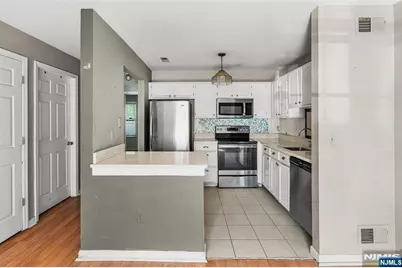 20 Mulford Court C0025 #C0025, Roseland, NJ 07068 - Photo 18