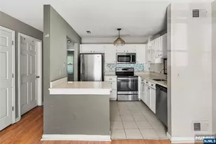 20 Mulford Ct C0025, Roseland, NJ 07068 - Photo 18