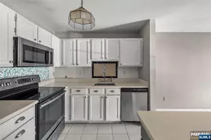 20 Mulford Ct C0025, Roseland, NJ 07068 - Photo 20