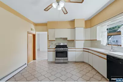 305 Falmouth Avenue, Elmwood Park, NJ 07407 - Photo 12