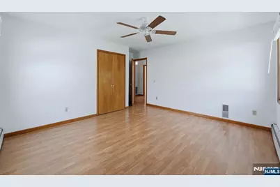 305 Falmouth Avenue, Elmwood Park, NJ 07407 - Photo 16