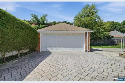 305 Falmouth Avenue, Elmwood Park, NJ 07407 - Photo 38