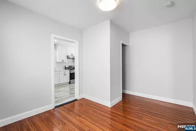 475 Nelson Avenue, Cliffside Park, NJ 07010 - Photo 10