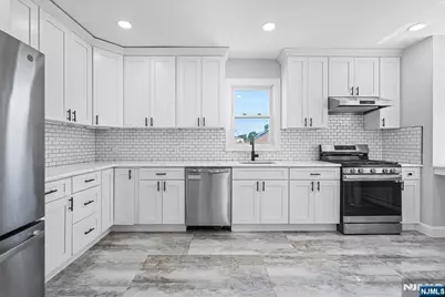 475 Nelson Avenue, Cliffside Park, NJ 07010 - Photo 12