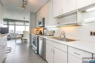 6 Horizon Road 2702, Fort Lee, NJ 07024 - Photo 4