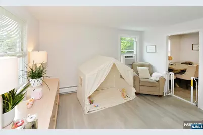 122 Strysko Avenue, Mahwah, NJ 07430 - Photo 8
