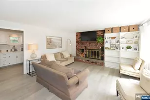 122 Strysko Ave, Mahwah, NJ 07430 - Photo 4