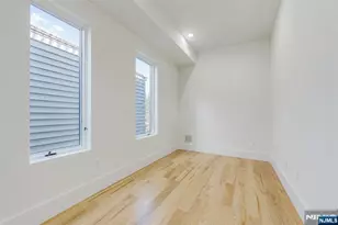 20 Van Nostrand 2, Jersey City, NJ 07305 - Photo 4