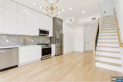 20 Van Nostrand 2 #2, Jersey City, NJ 07305 - Photo 12