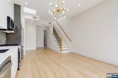20 Van Nostrand 2 #2, Jersey City, NJ 07305 - Photo 10