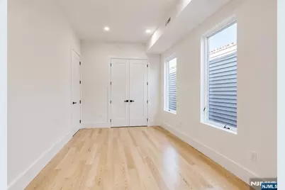 20 Van Nostrand 2 #2, Jersey City, NJ 07305 - Photo 6