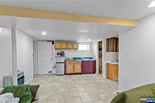 48 Cedarhurst, Woodland Park, NJ 07424 - Photo 20