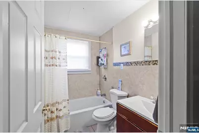 48 Cedarhurst, Woodland Park, NJ 07424 - Photo 10