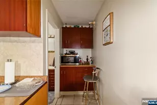 48 Cedarhurst, Woodland Park, NJ 07424 - Photo 8