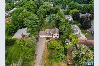 356 N Farview Avenue, Paramus, NJ 07652 - Photo 50