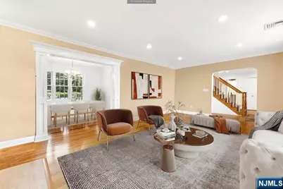356 N Farview Avenue, Paramus, NJ 07652 - Photo 8