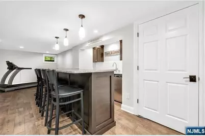 356 N Farview Avenue, Paramus, NJ 07652 - Photo 34