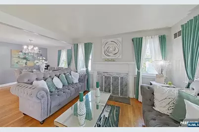 112 Elmwood Drive, Elmwood Park, NJ 07407 - Photo 20