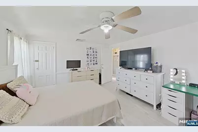 112 Elmwood Drive, Elmwood Park, NJ 07407 - Photo 46