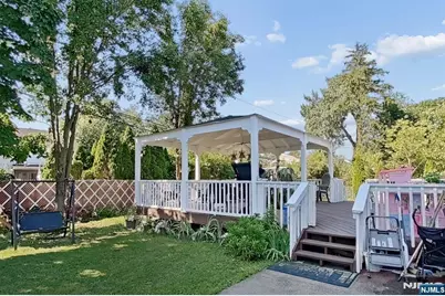 112 Elmwood Drive, Elmwood Park, NJ 07407 - Photo 6