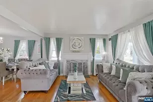 112 Elmwood Dr, Elmwood Park, NJ 07407 - Photo 18
